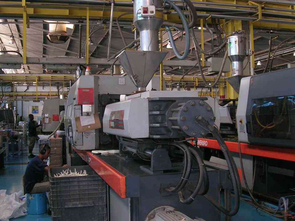 Injection Molding Machine 002